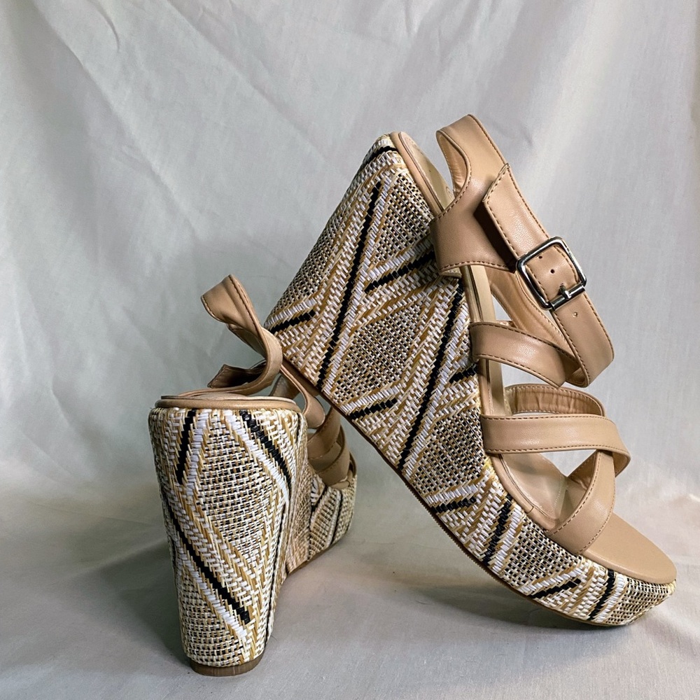 NWT Cross Strap Wedge Size 43 (10)